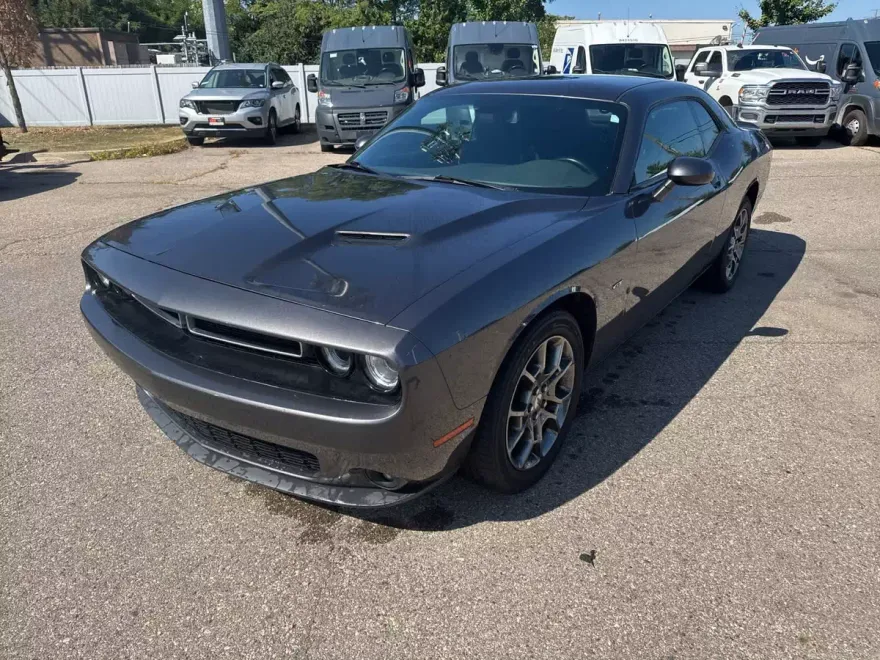 2017 Dodge Challenger GT photo 1