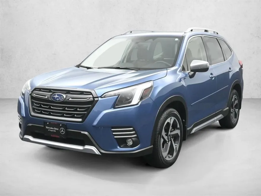 2023 Subaru Forester Touring photo 1