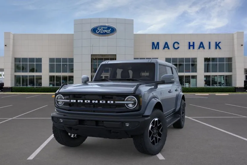 2025 Ford Bronco Outer Banks photo 1