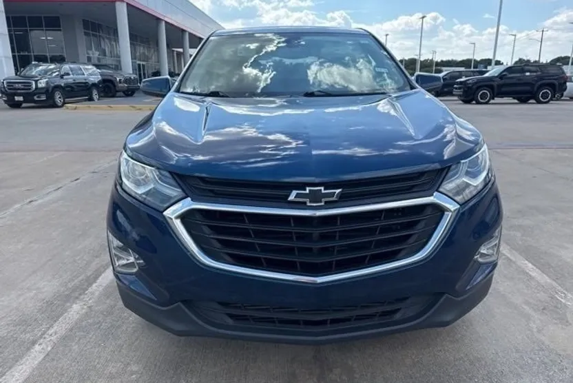 2020 Chevrolet Equinox LT photo 1