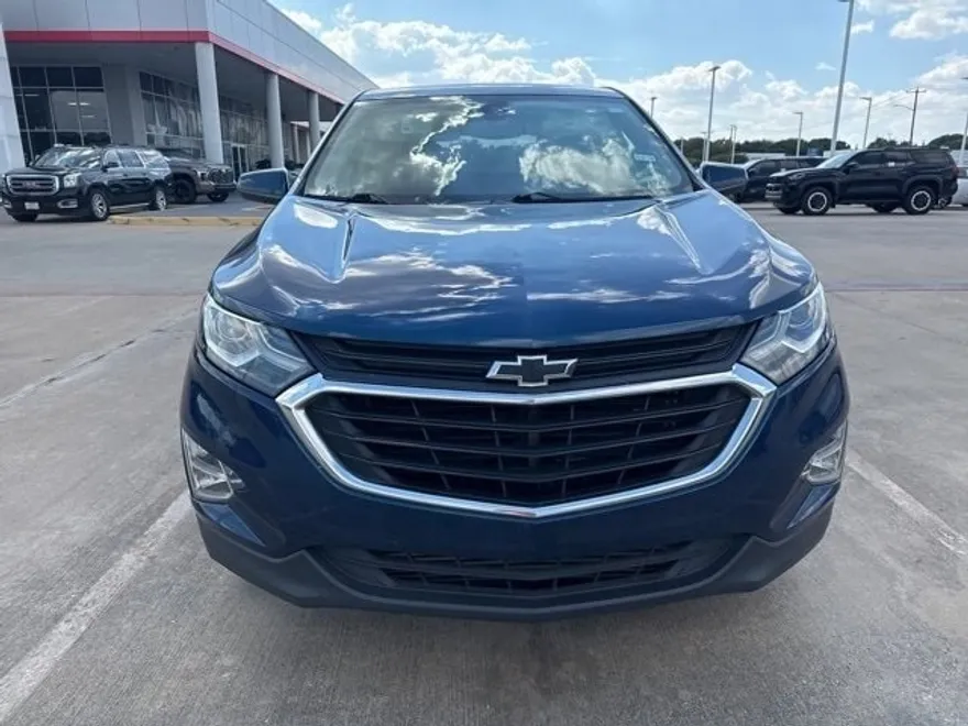 2020 Chevrolet Equinox LT photo 1