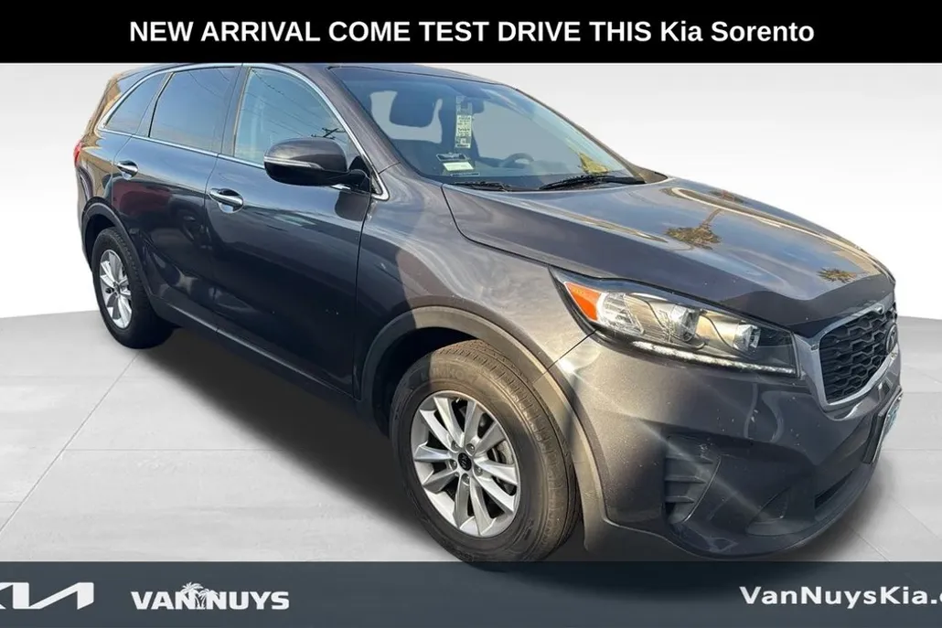 2019 Kia Sorento LX photo 1