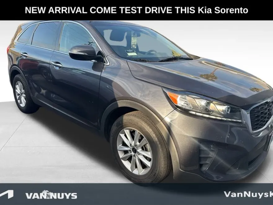 2019 Kia Sorento LX photo 1