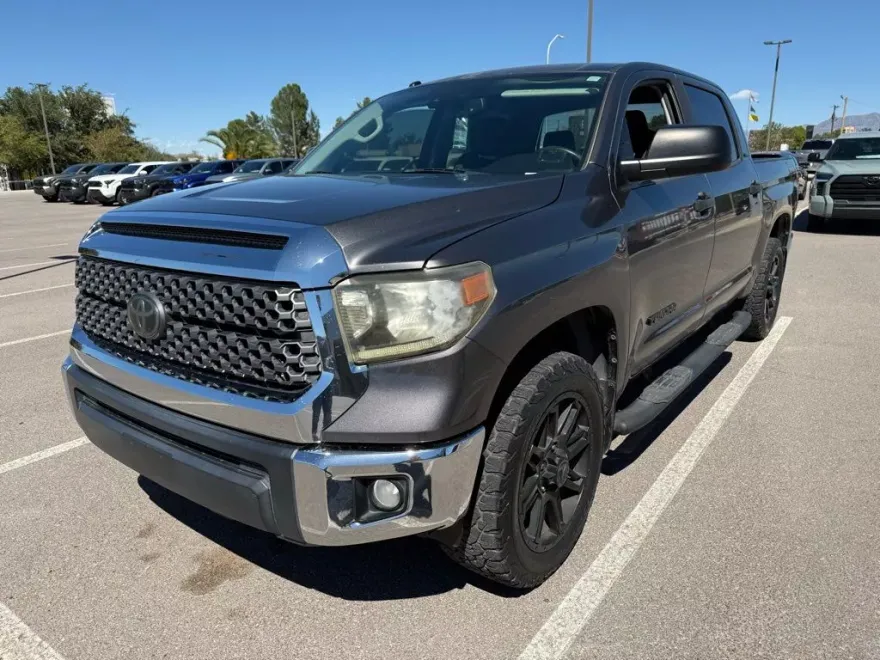 2018 Toyota Tundra SR5 photo 1