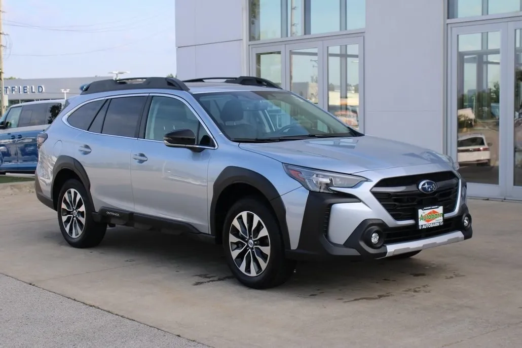 2023 Subaru Outback Limited photo 1