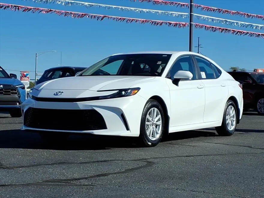 2026 Toyota Camry LE photo 1