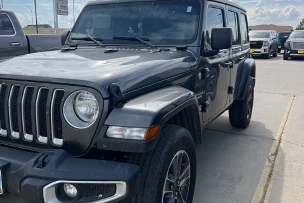 2023 Jeep Wrangler Sahara photo 1