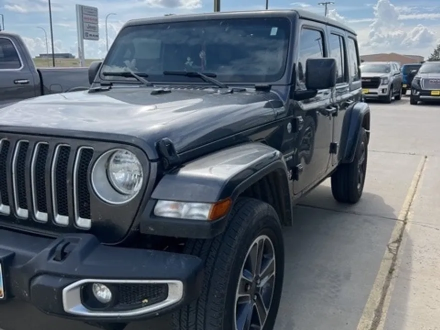2023 Jeep Wrangler Sahara photo 1