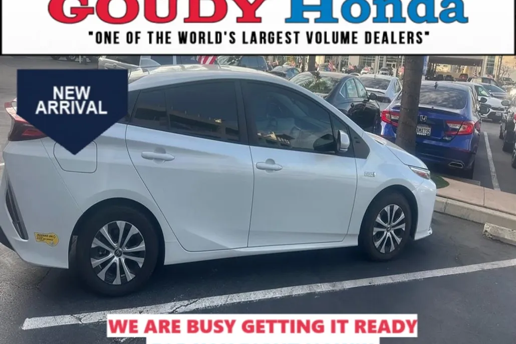2022 Toyota Prius Prime XLE photo 1