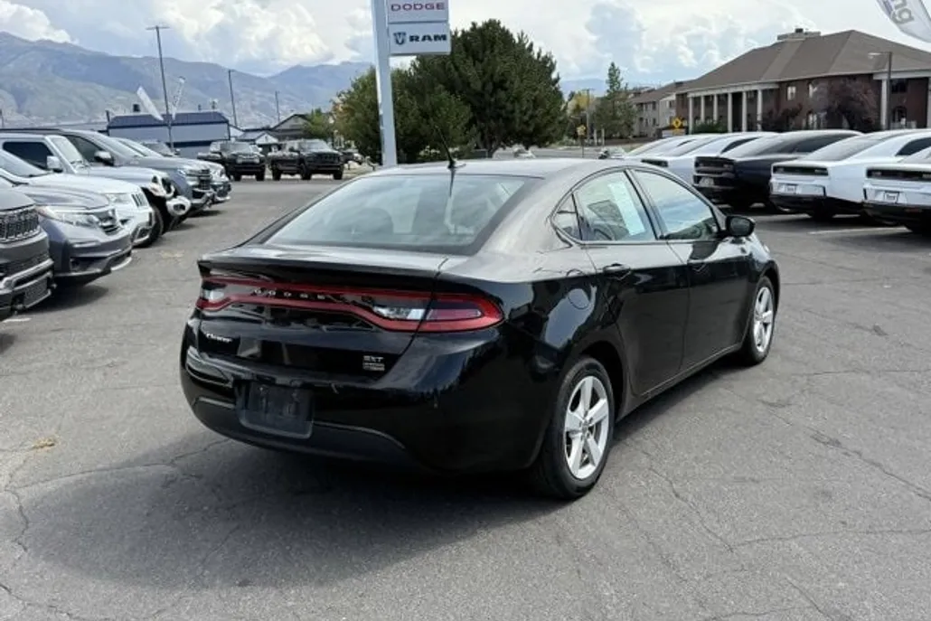2016 Dodge Dart SXT photo 1