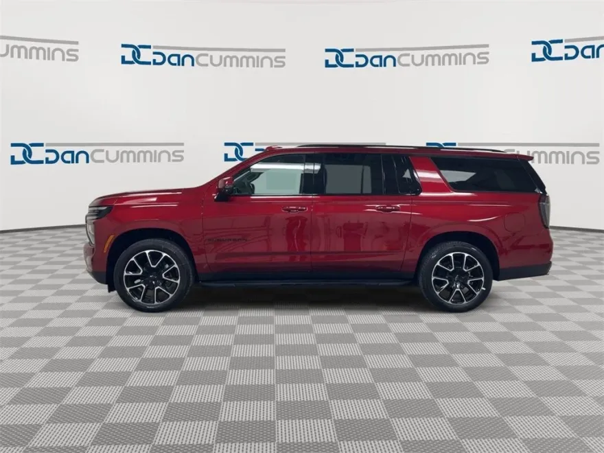 2025 Chevrolet Suburban RST photo 1