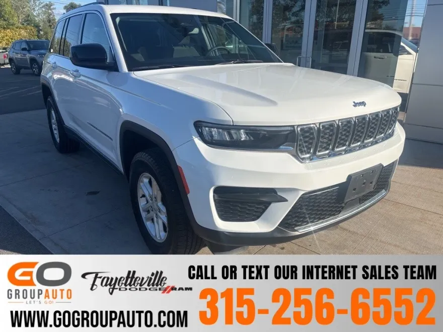 2023 Jeep Grand Cherokee Laredo Altitude photo 1