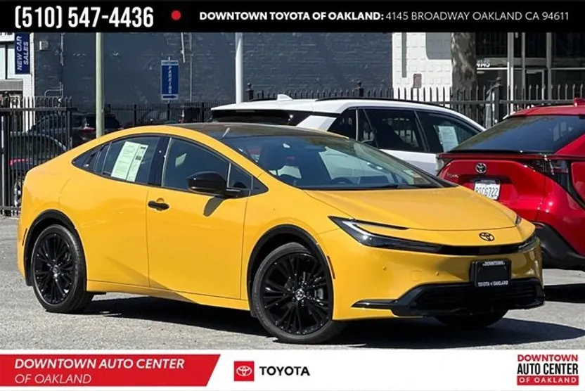 2025 Toyota Prius photo 1