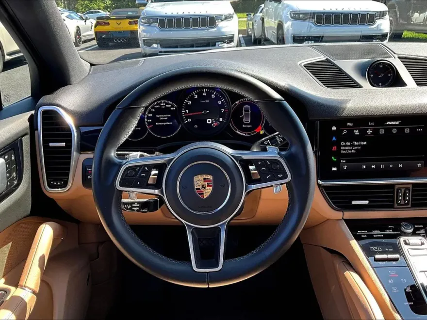 2023 Porsche Cayenne Platinum Edition photo 6