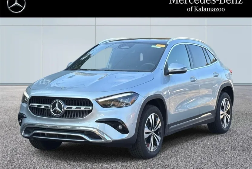 2025 Mercedes Benz GLA 250 4MATIC photo 1