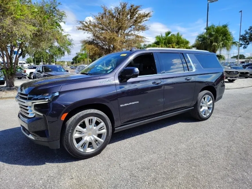 2023 Chevrolet Suburban High Country photo 1