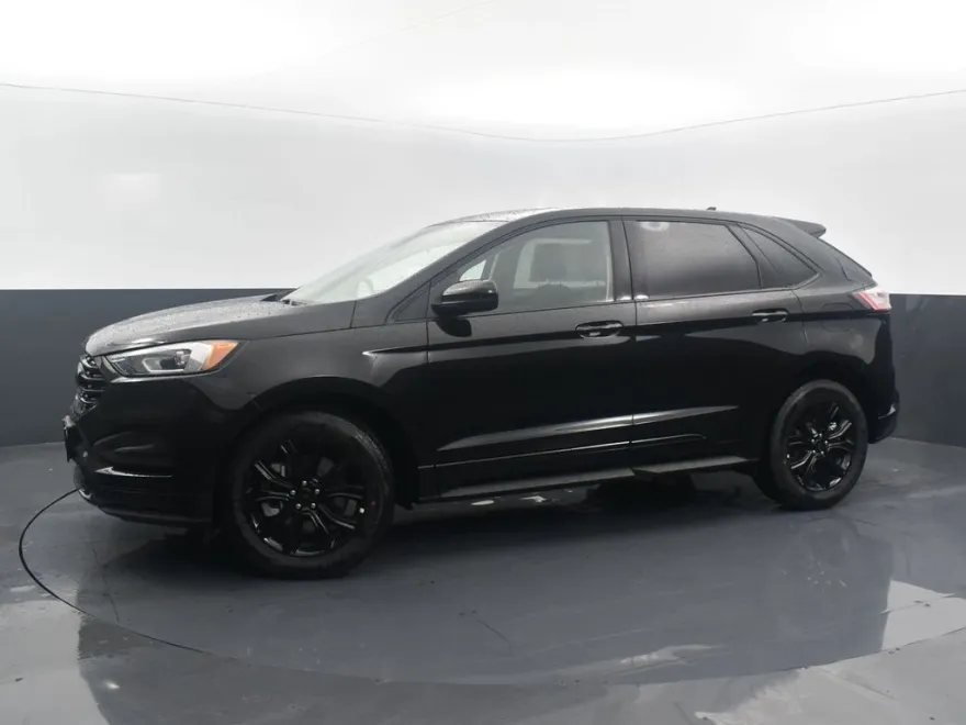 2024 Ford Edge SE photo 1