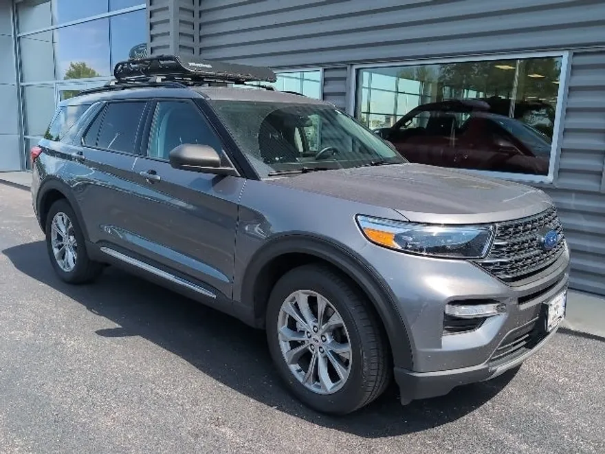 2022 Ford Explorer XLT photo 1