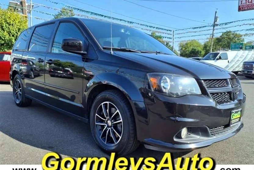 2016 Dodge Grand Caravan SXT photo 1
