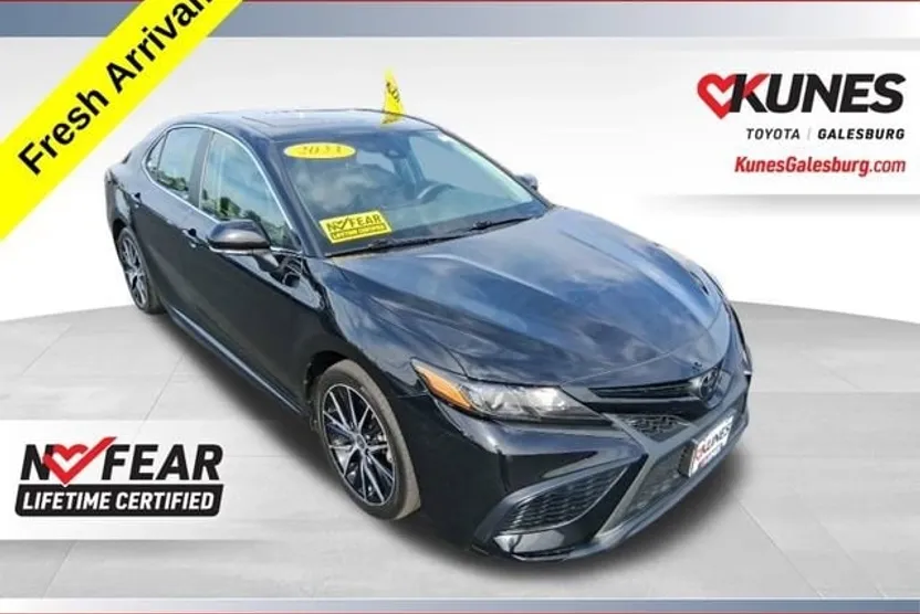 2023 Toyota Camry SE photo 1