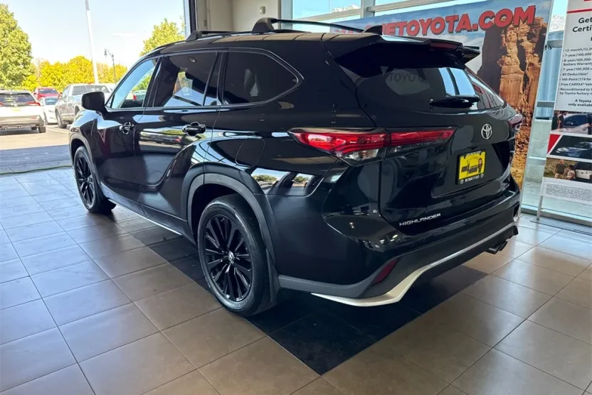2023 Toyota Highlander XSE photo 1