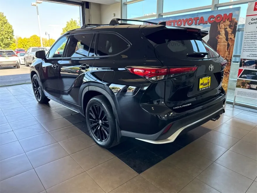 2023 Toyota Highlander XSE photo 1