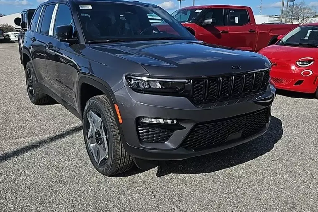 2025 Jeep Grand Cherokee Limited photo 1
