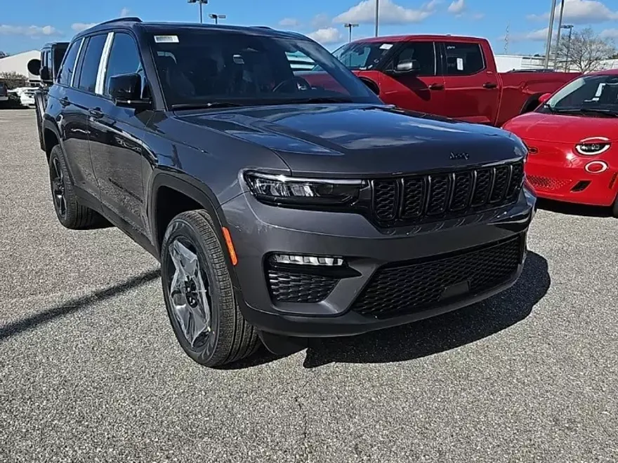 2025 Jeep Grand Cherokee Limited photo 1