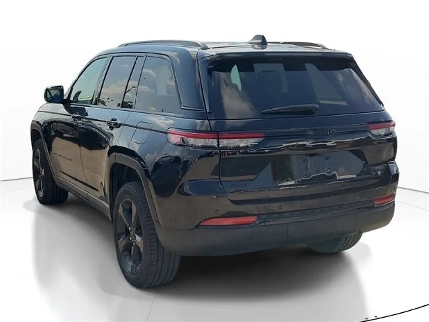 2024 Jeep Grand Cherokee Limited photo 1