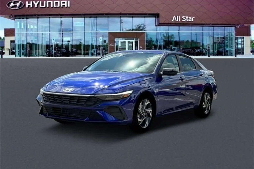2025 Hyundai Elantra SEL Sport photo 1
