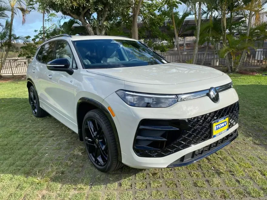 2025 Volkswagen Tiguan SE R-Line Black photo 1
