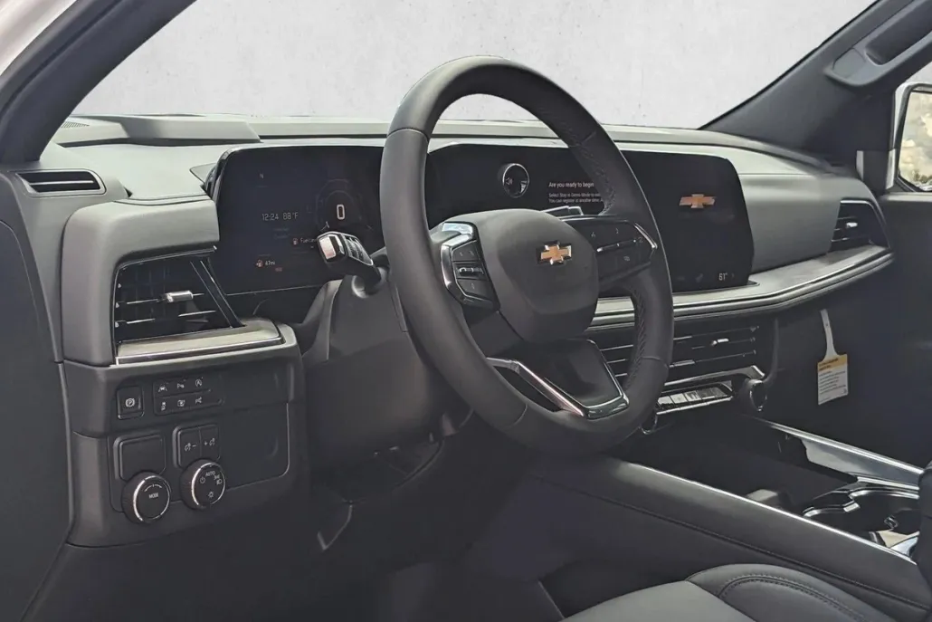 2026 Chevrolet Suburban LT photo 1