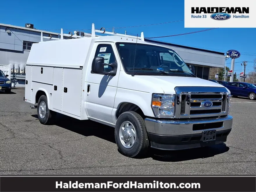 2025 Ford E-350 Base photo 1