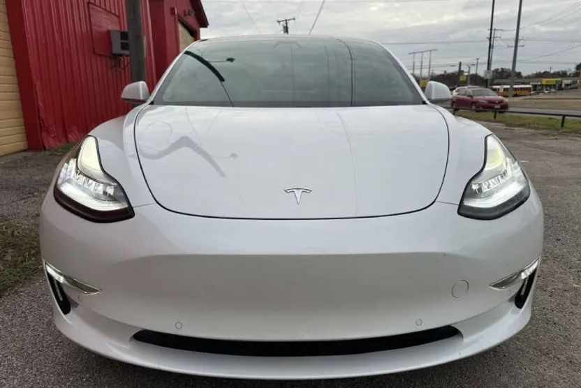 2018 Tesla Model 3 photo 1