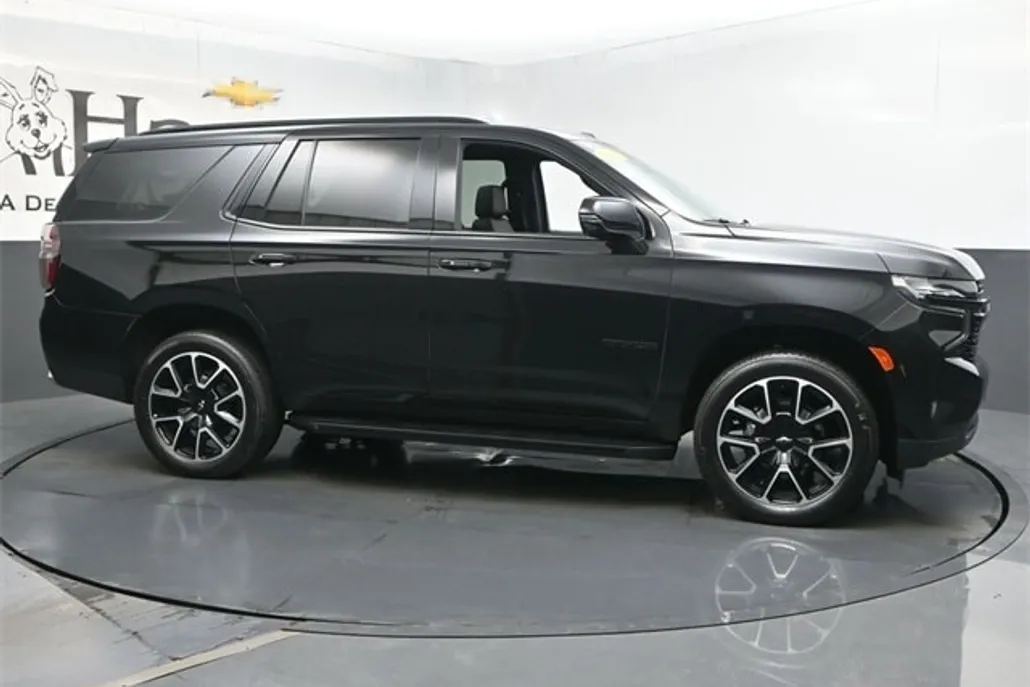 2023 Chevrolet Tahoe RST photo 1