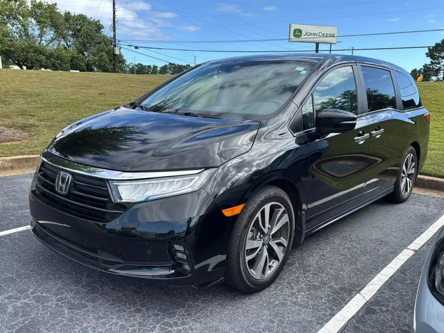 2023 Honda Odyssey Touring photo 1