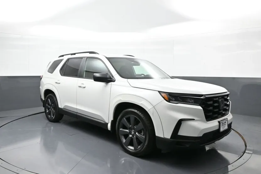 2023 Honda Pilot Sport photo 1