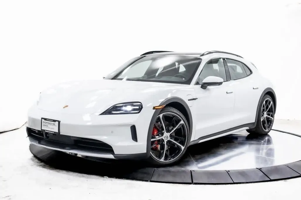 2025 Porsche Taycan 4S photo 1