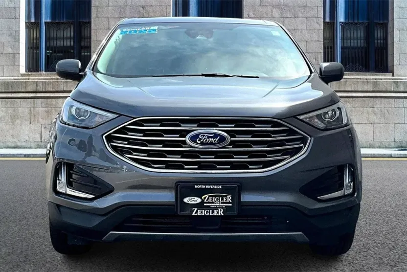 2022 Ford Edge SEL photo 1