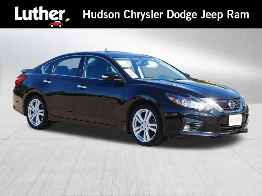 2017 Nissan Altima 3.5 SL photo 1