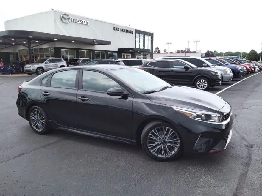 2023 Kia Forte GT-Line photo 1