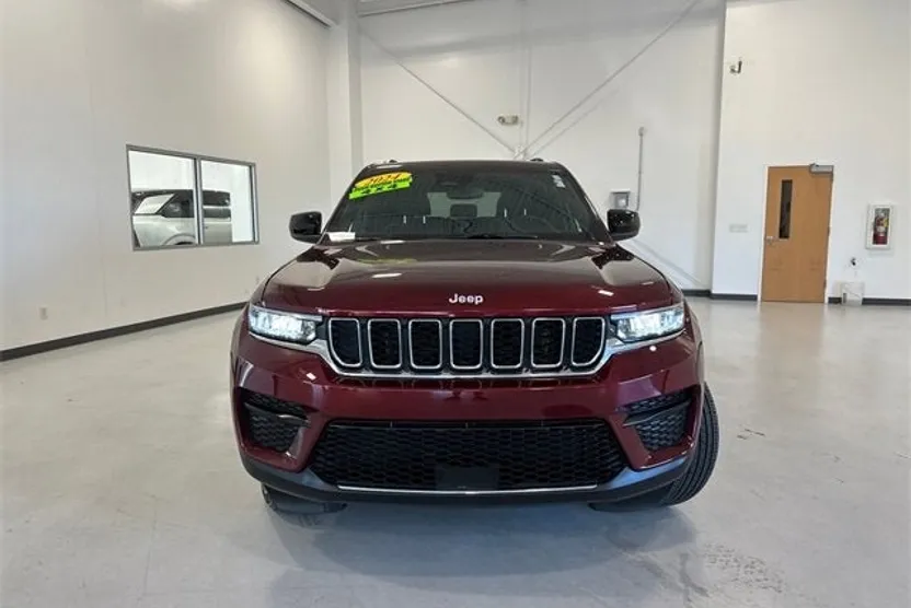 2024 Jeep Grand Cherokee Laredo X photo 1