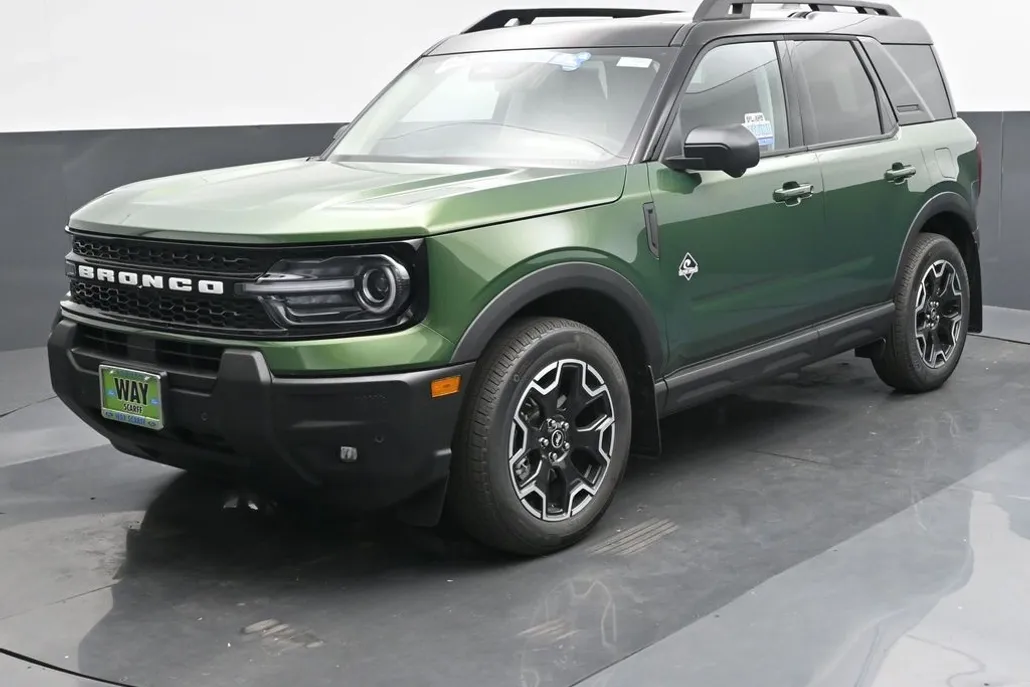 2025 Ford Bronco Sport Outer Banks photo 1
