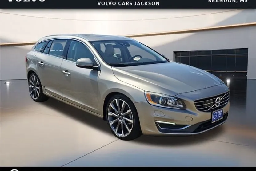 2015 Volvo V60 T5 Platinum Drive-E photo 1