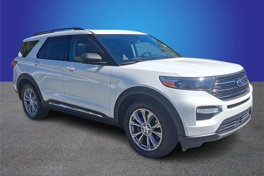 2020 Ford Explorer XLT photo 1