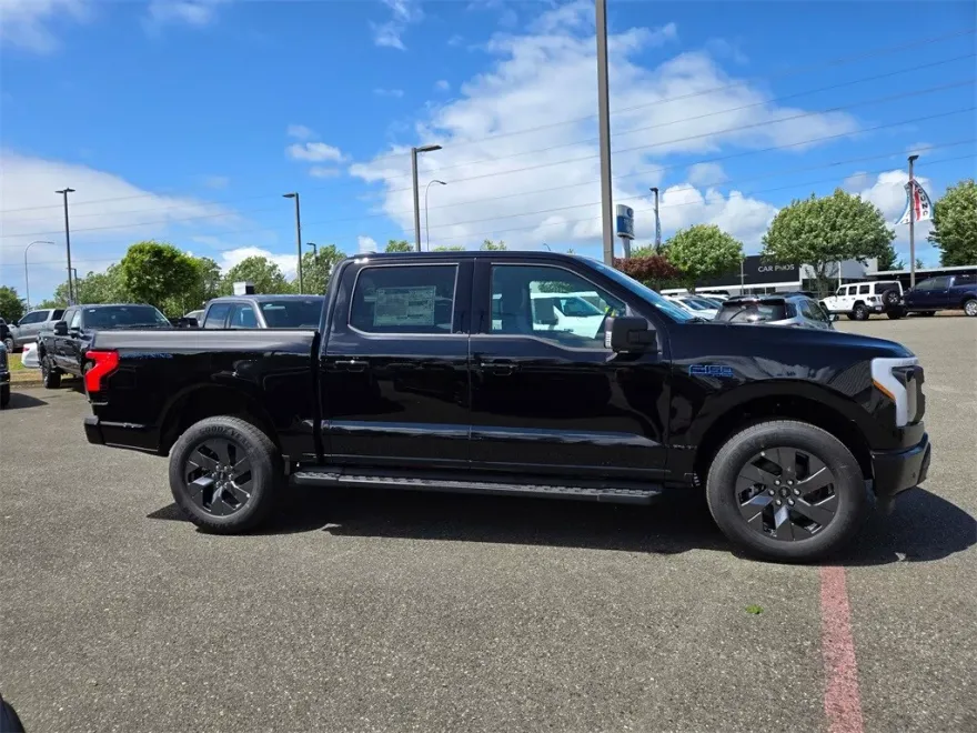2025 Ford F-150 Lightning photo 1