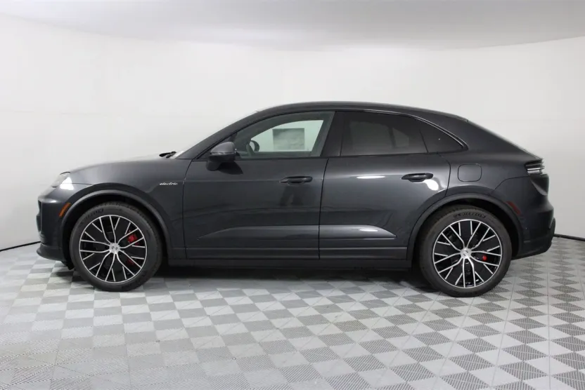 2025 Porsche Macan Electric photo 1