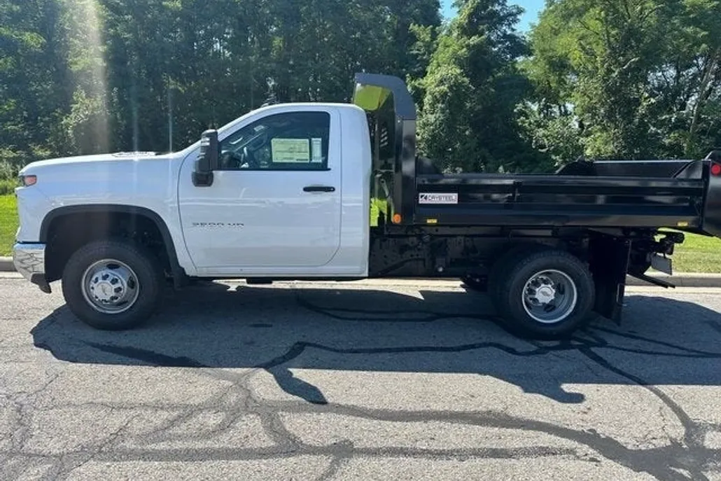 2025 Chevrolet Silverado 3500HD Work Truck photo 1