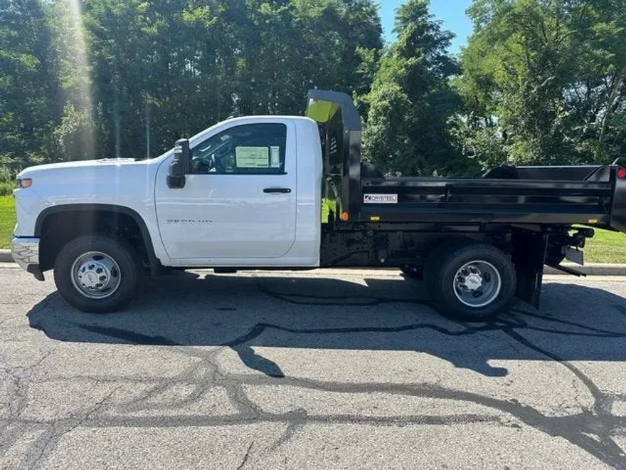 2025 Chevrolet Silverado 3500HD Work Truck photo 1