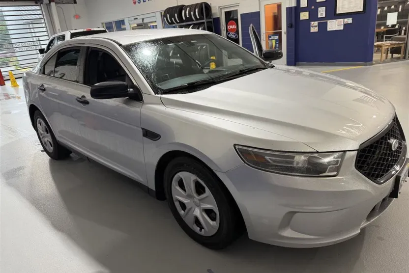 2014 Ford Taurus photo 1